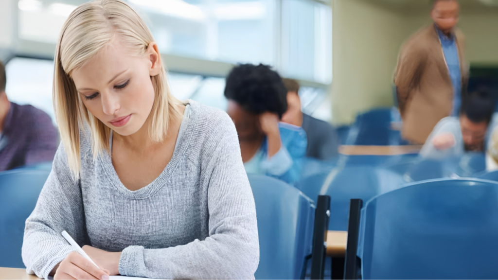 Course Curriculum & Specializations Image