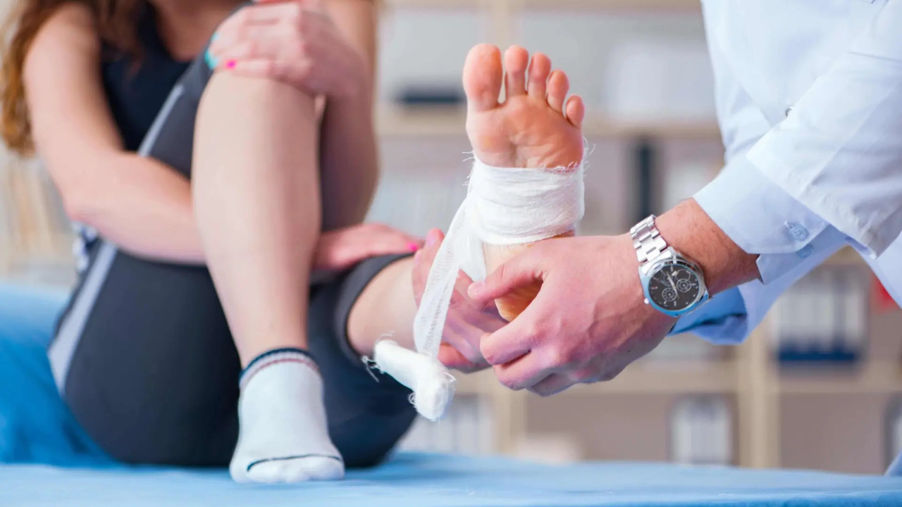 Wellhealthorganic Surgery for Wrist and Ankle Injuries: Faster, Safer Healing 3 Potential Risks and Complications